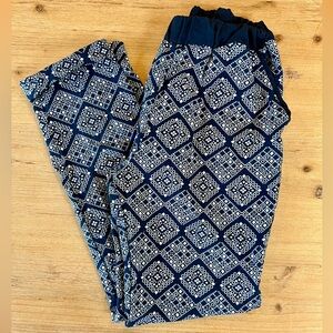 Xhilaration Elastic waist geometric patterned blue & white pants SM